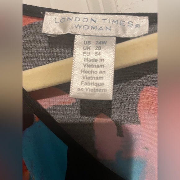 London Times Woman’s Floral Dress, Size 24 - Picture 4 of 4